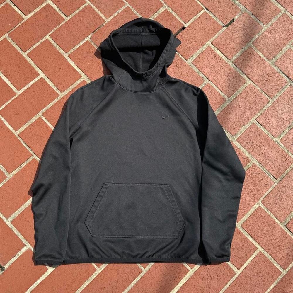 Therma fit black nike hoodie